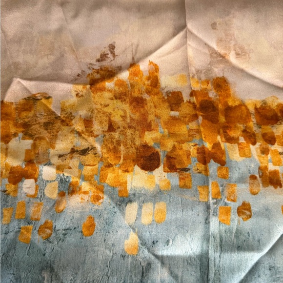 Abstract Patterned Scarf - Picture 4 of 6